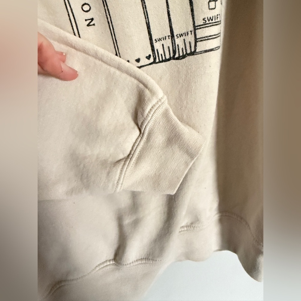 Taylor Swift Sweater - Picture 4 of 5